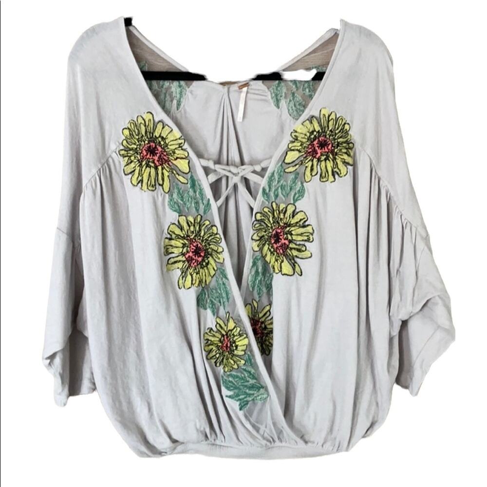 Free People Gotta Love It Gray Top Floral Embroidered Sunflowers Size XS